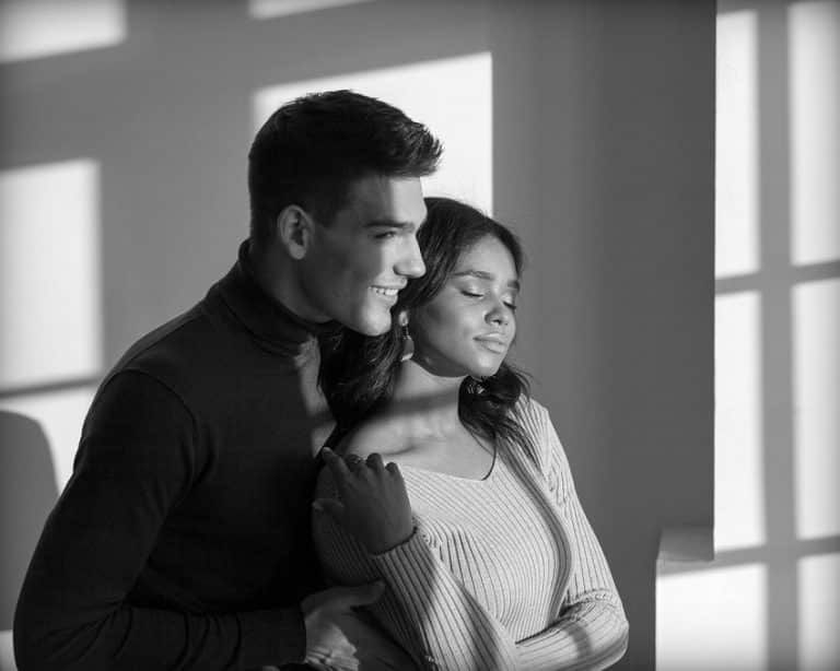 Man seeking woman online greek